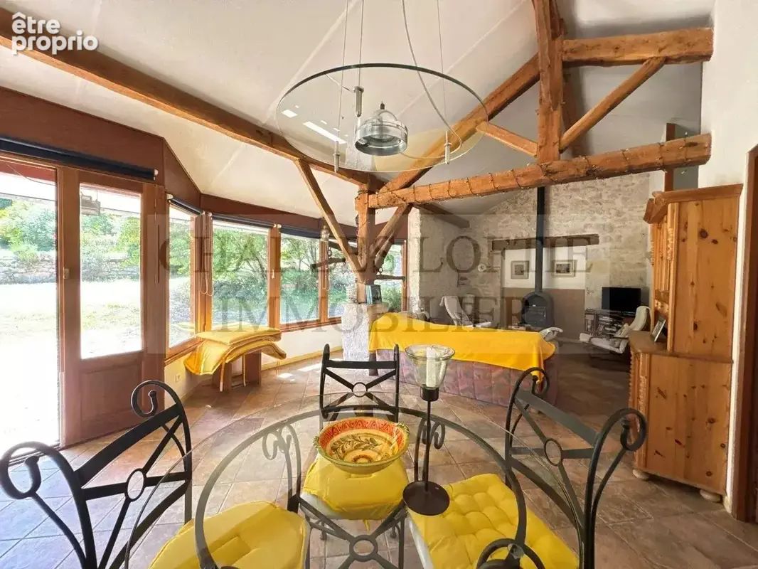 Propriété de caractère avec manoir, maison d’amis, piscine intérieure et 9,8 hectares de terrain, proche Puy-l’Evêque. - photo 23