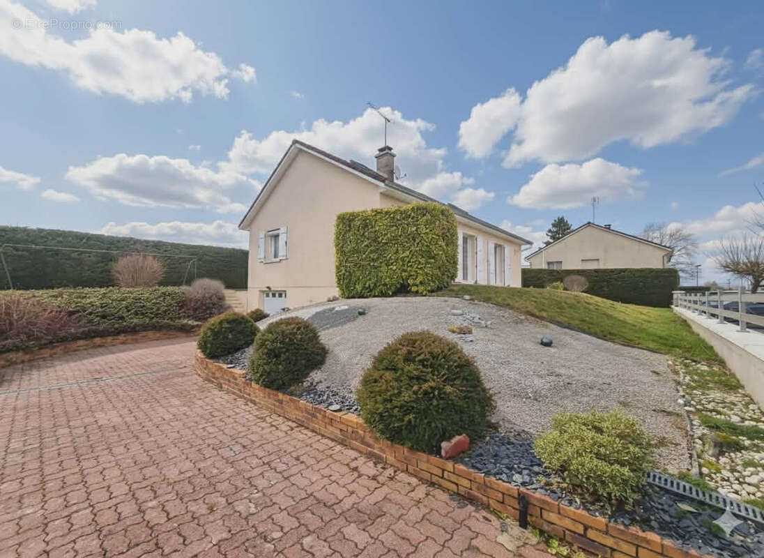Maison à BIESLES