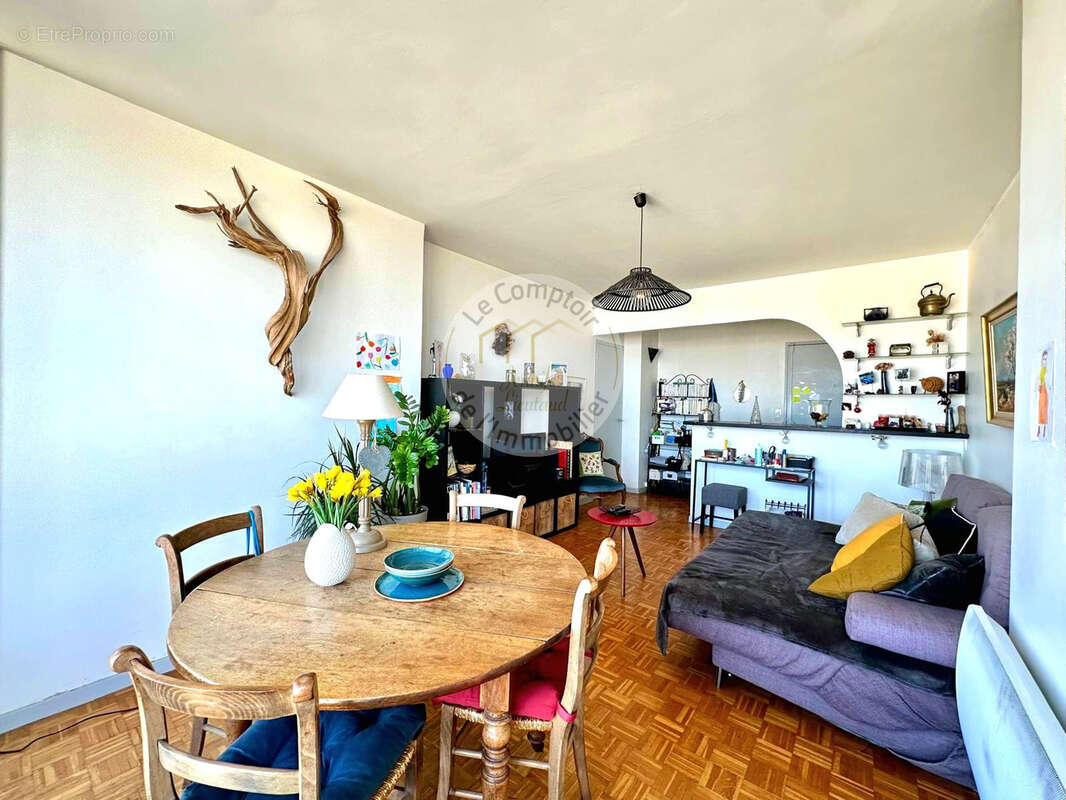 Appartement à MARSEILLE-9E