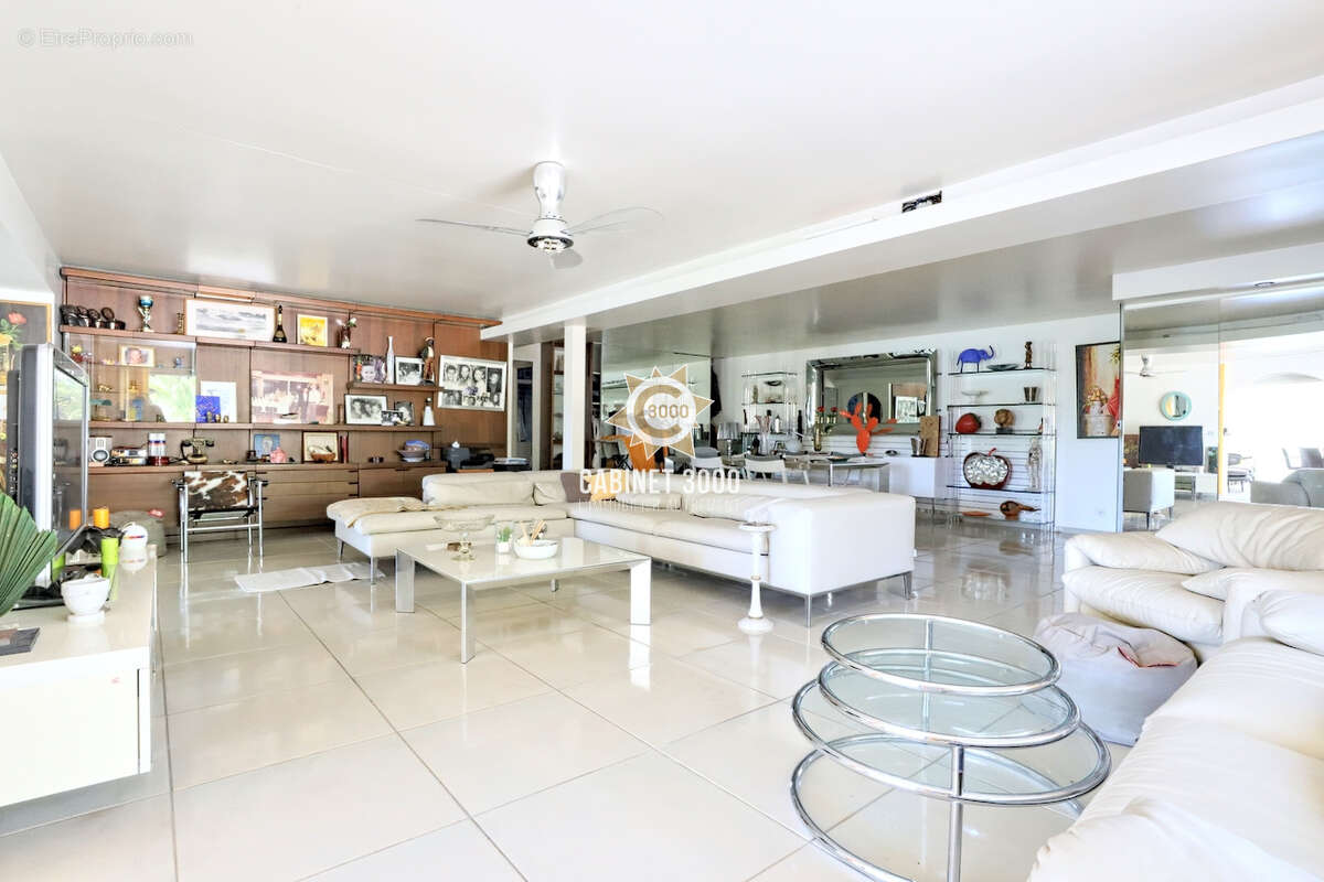 M2184 - SANARY SUR MER - Les Picotières - Maison T8 - Pisicne - Tennis - photo 6
