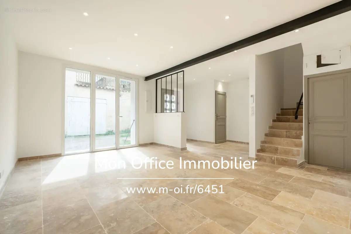 Appartement à PERTUIS