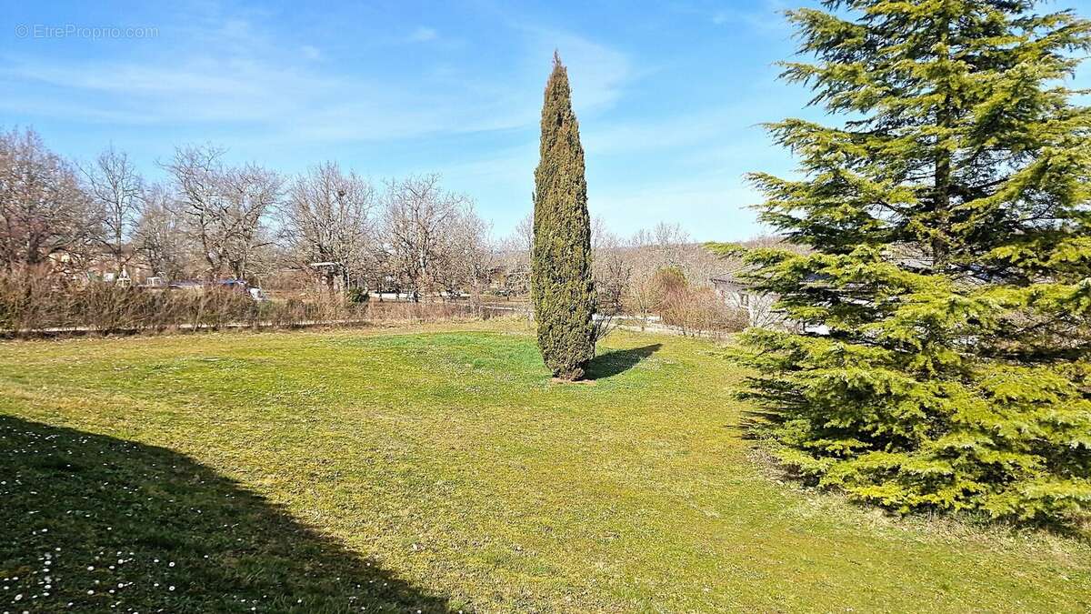 CIEURAC  Une maison où le printemps prend tout son sens - photo 5