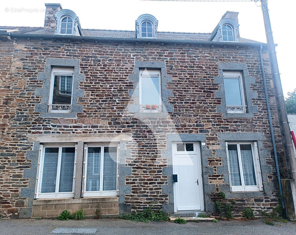 Maison à PLENEE-JUGON