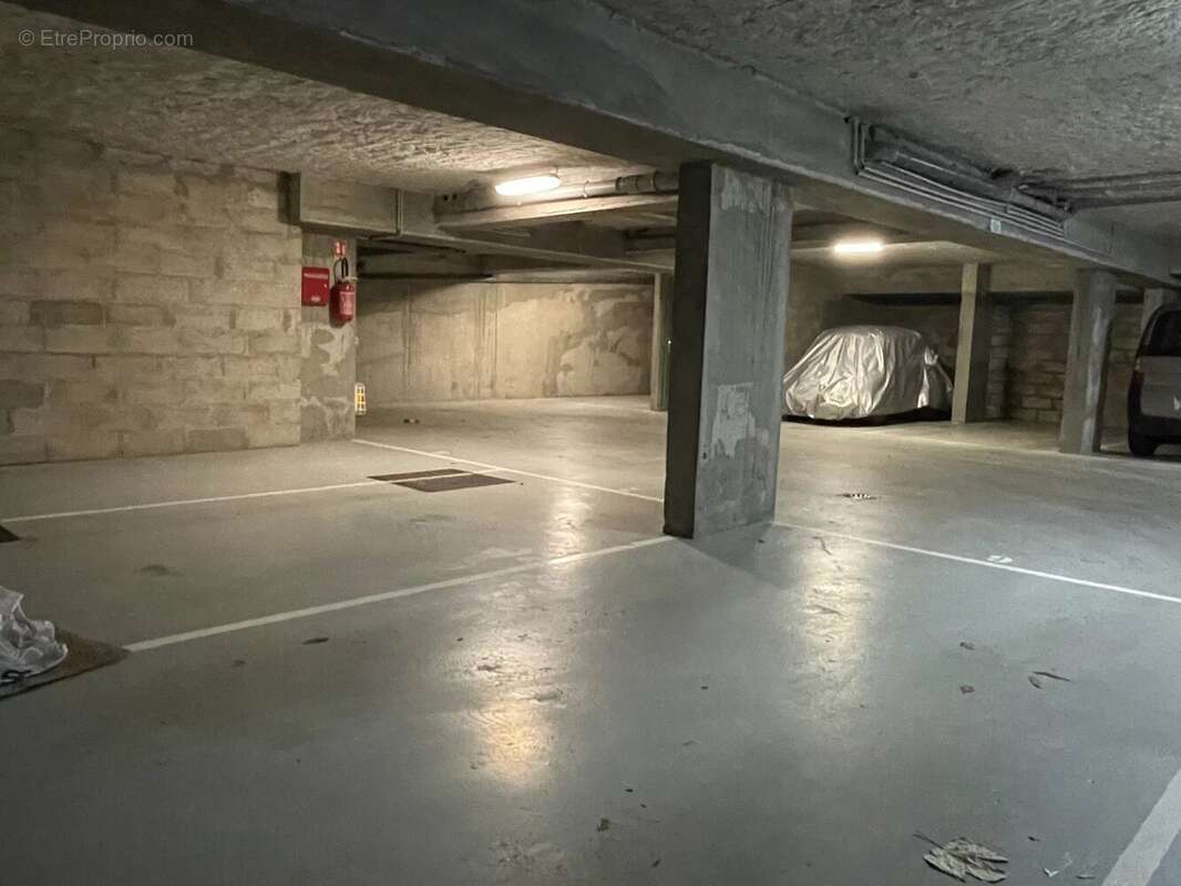 Parking à JUVISY-SUR-ORGE