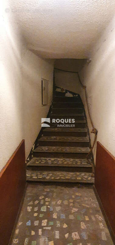 Lodève centre, Appartement à rénover, 3 pièces, 57 m2 habitables, 1e étage, plus garage et cave - photo 4