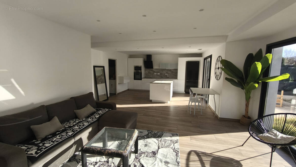 Maison à SAINT-GENIS-DES-FONTAINES