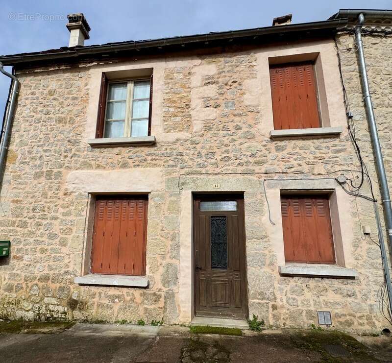 Maison à TERRASSON-LAVILLEDIEU