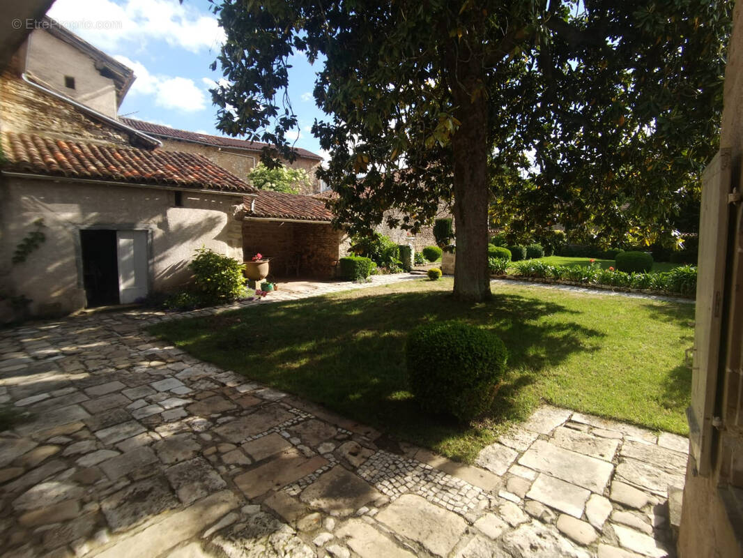 Maison à SAINT-CLAUD