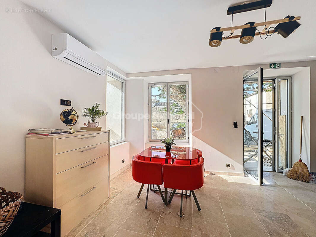 Appartement à COURTHEZON