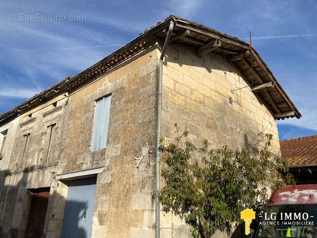 Maison à MONTLIEU-LA-GARDE