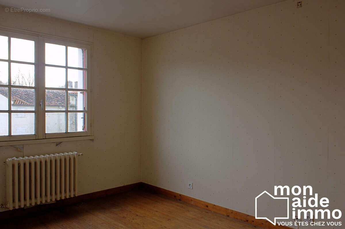 Maison à SAINT-PIERRE-LE-VIEUX