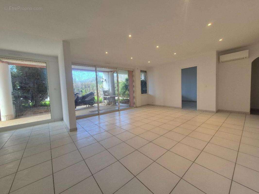 Appartement à LE LAVANDOU