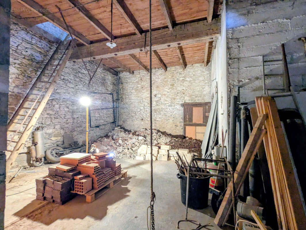 À vendre à Paraza   Maison rénovée avec annexes et potentiel exceptionnel près du Canal du Midi - photo 7