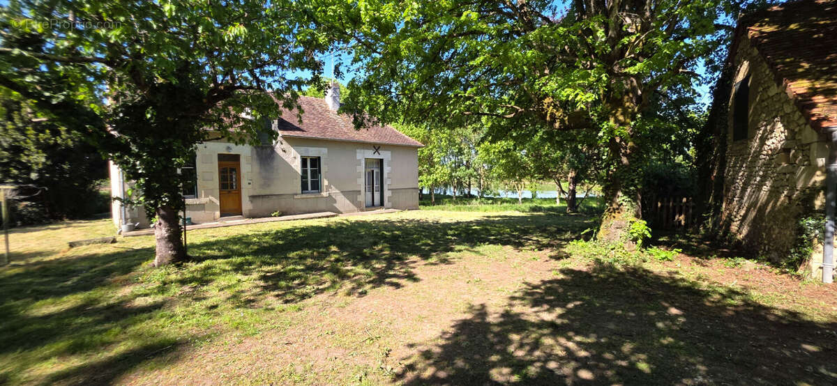 Maison à NEONS-SUR-CREUSE