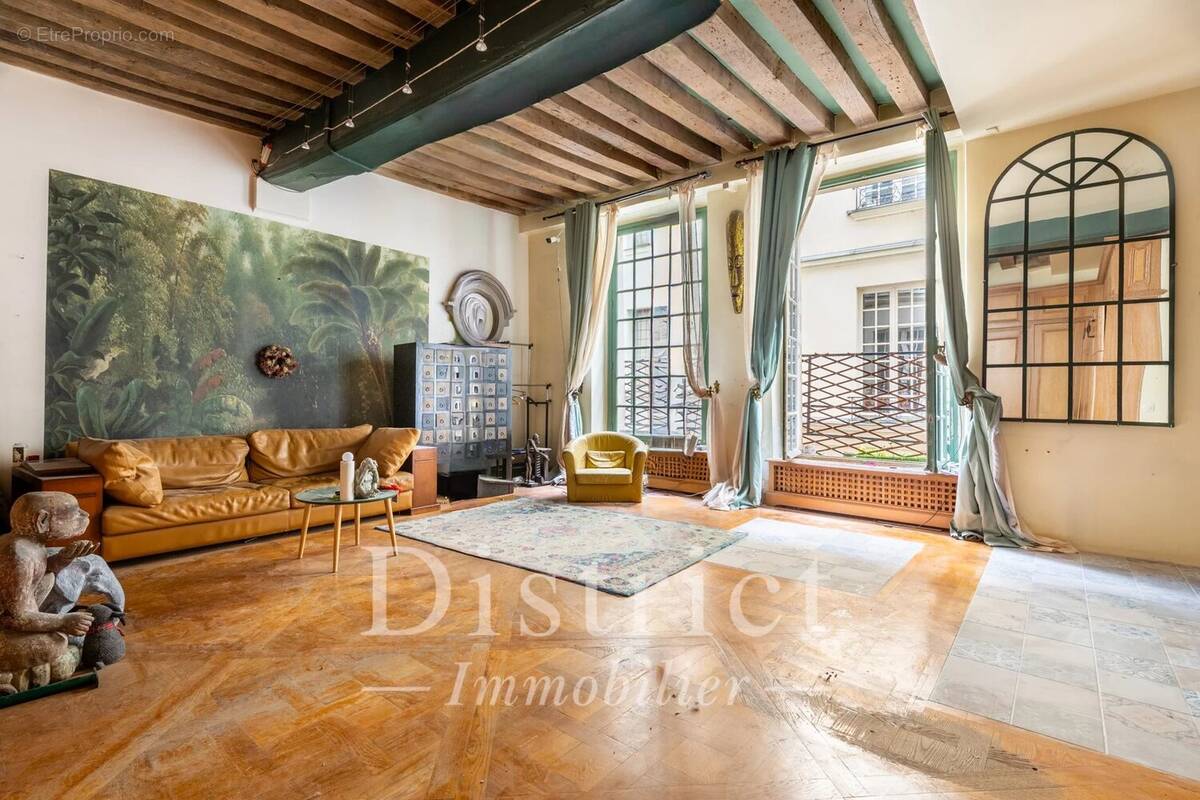 Appartement à PARIS-4E