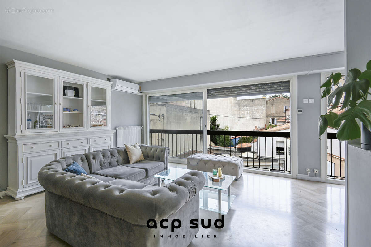 Appartement à MARSEILLE-6E