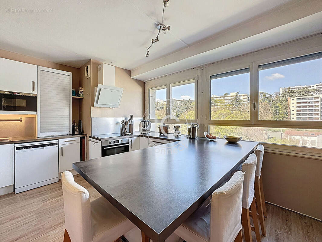 Appartement à SAINTE-FOY-LES-LYON