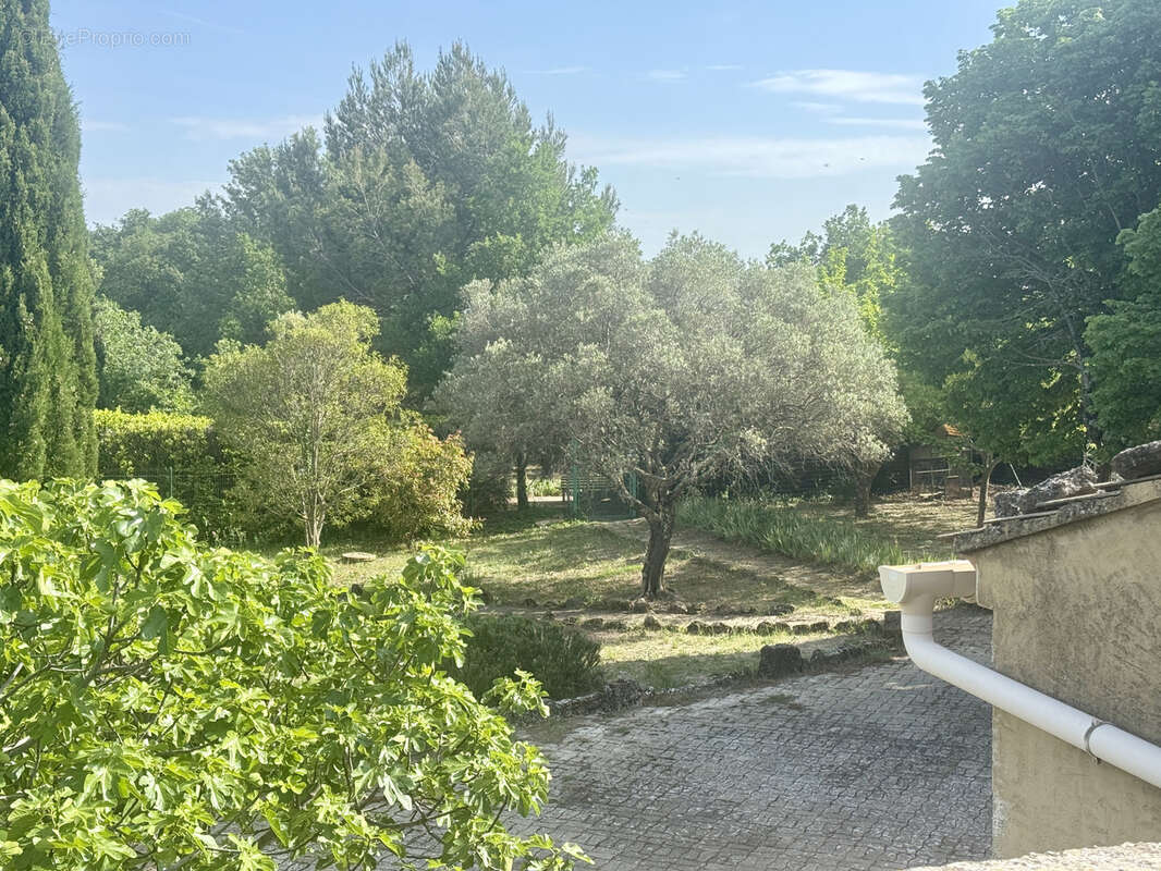 Maison à SAINTE-CECILE-LES-VIGNES