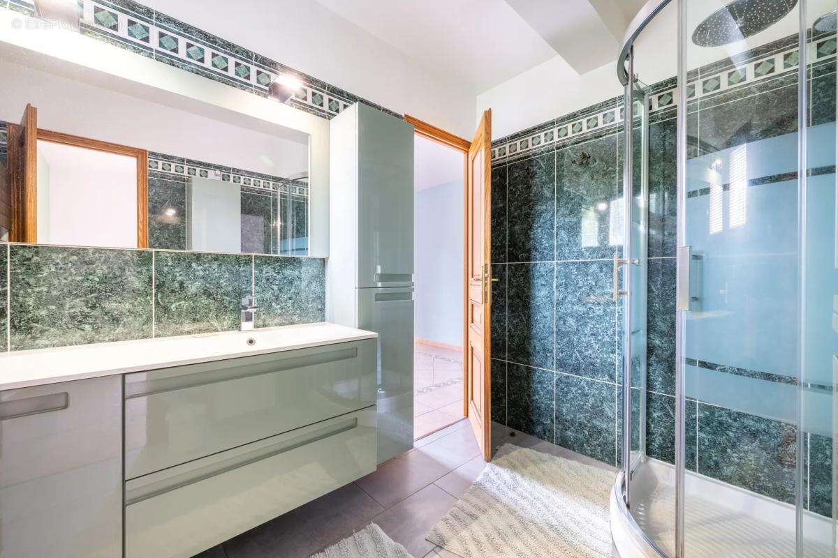 Appartement à PRESLES