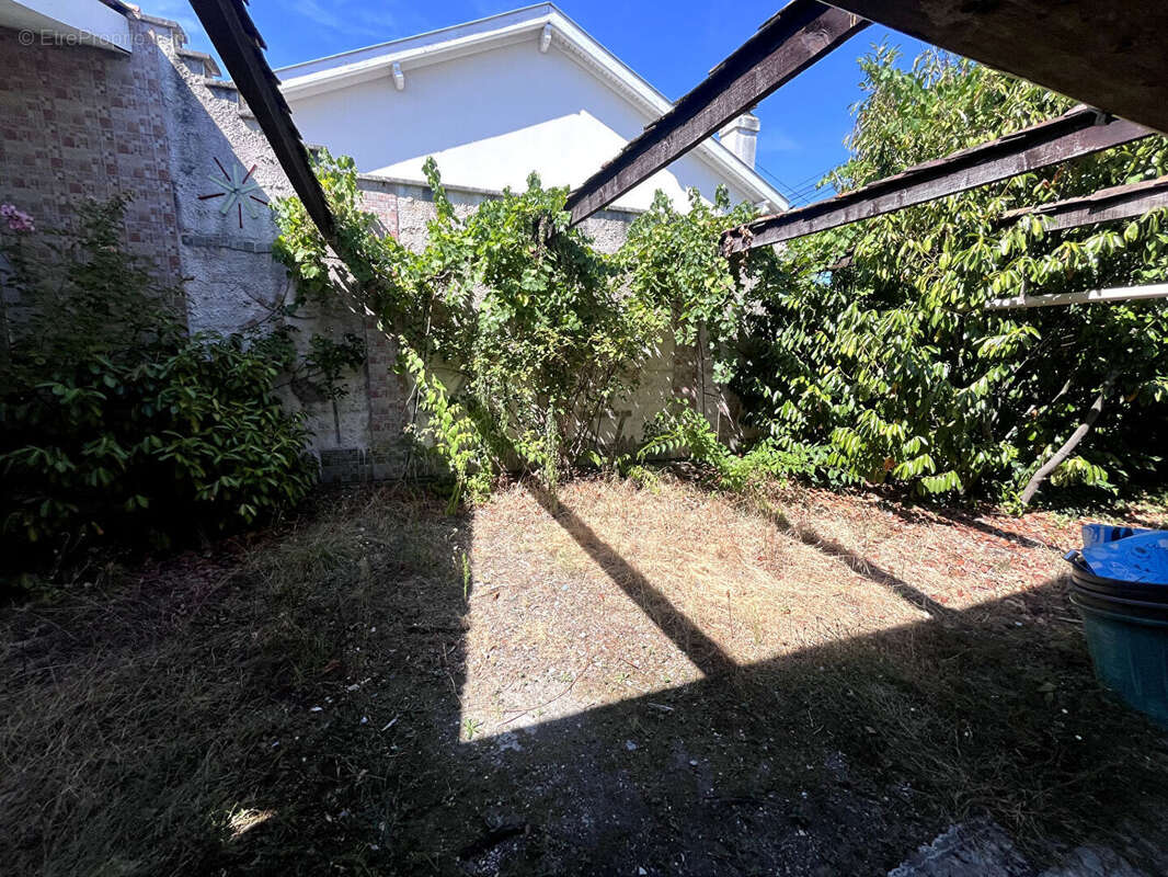 Maison 7 pièces à vendre à TALENCE BÉTHANIE  Maison familiale de caractère avec dépendance et grand jardin - photo 6