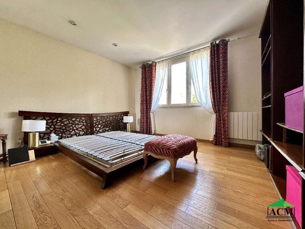 Maison à MERY-SUR-OISE