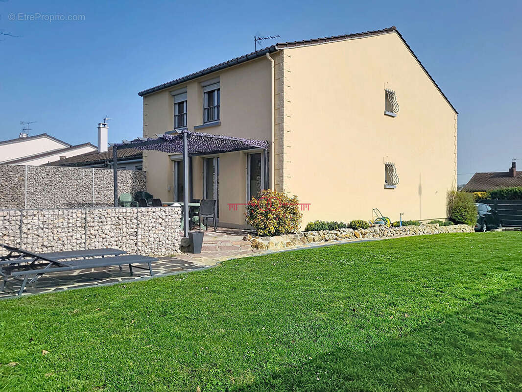 Maison familiale 4 chambres Tinqueux 7 pièce(s) 140 m2 - photo 2