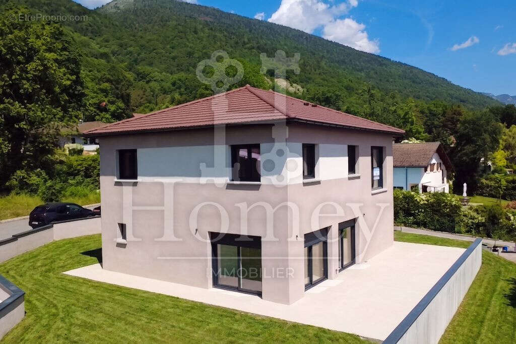 Maison à ECHENEVEX