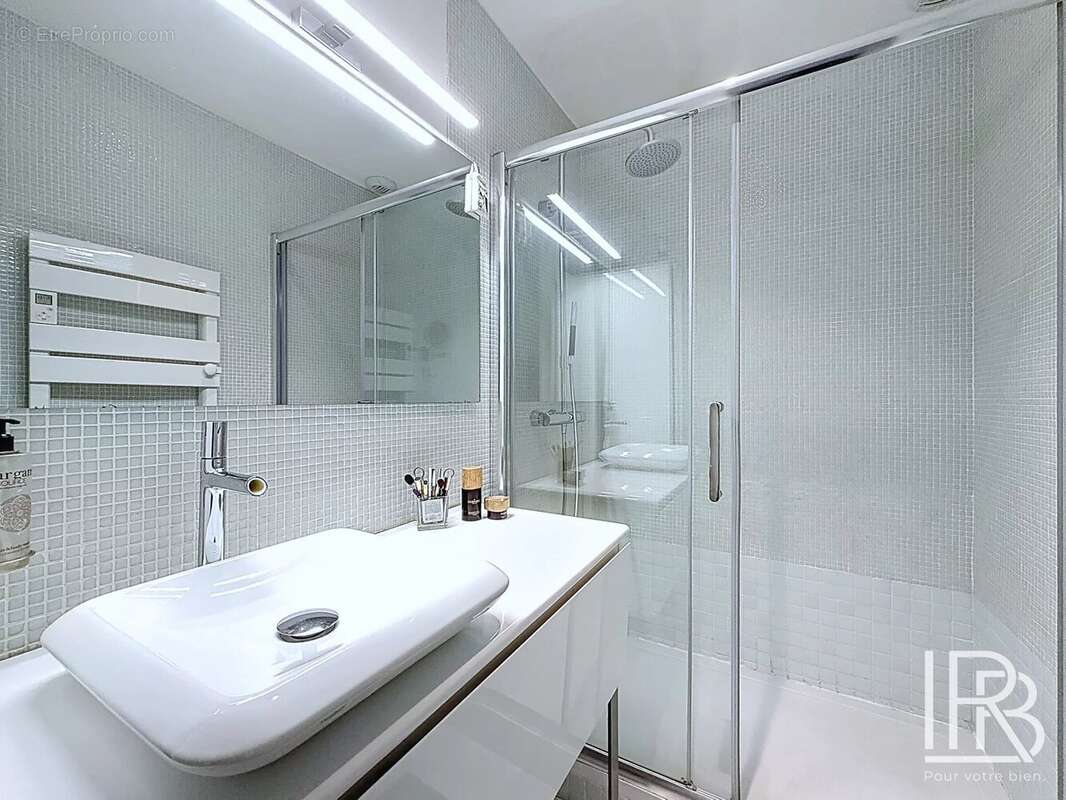 Appartement à MARSEILLE-5E