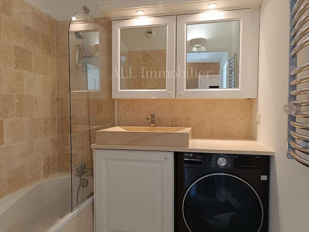 Appartement à LA MOLE