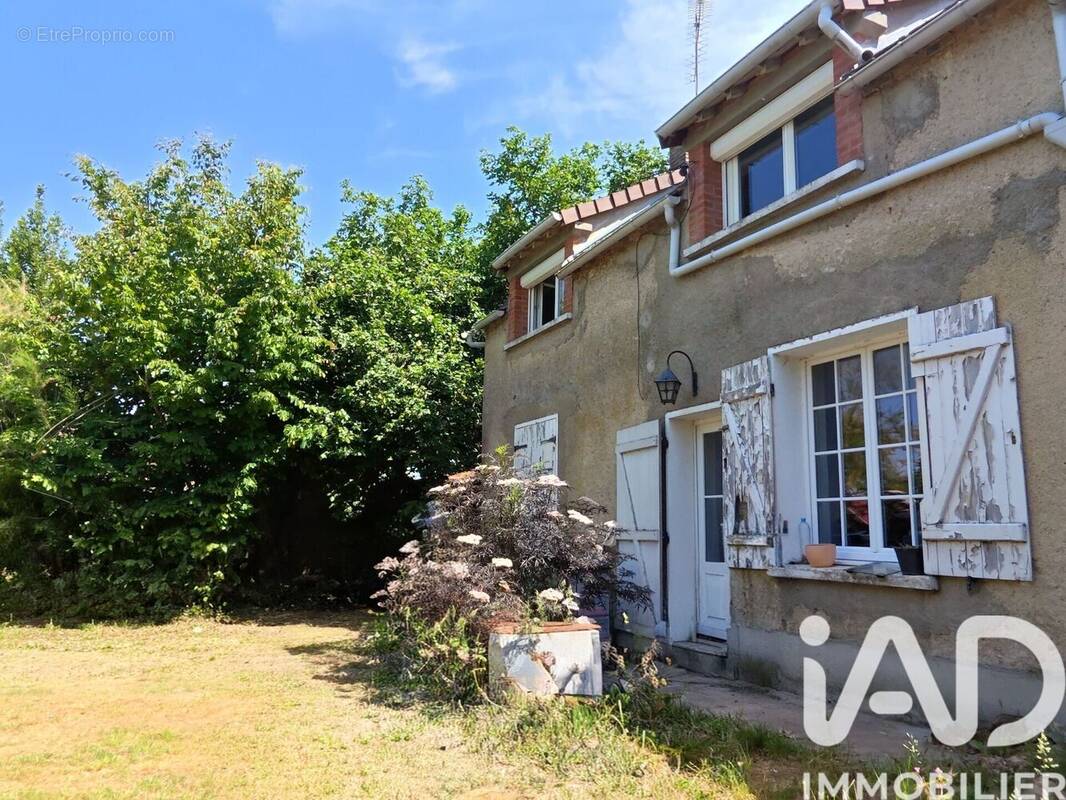 Photo 1 - Maison à VILLEBLEVIN