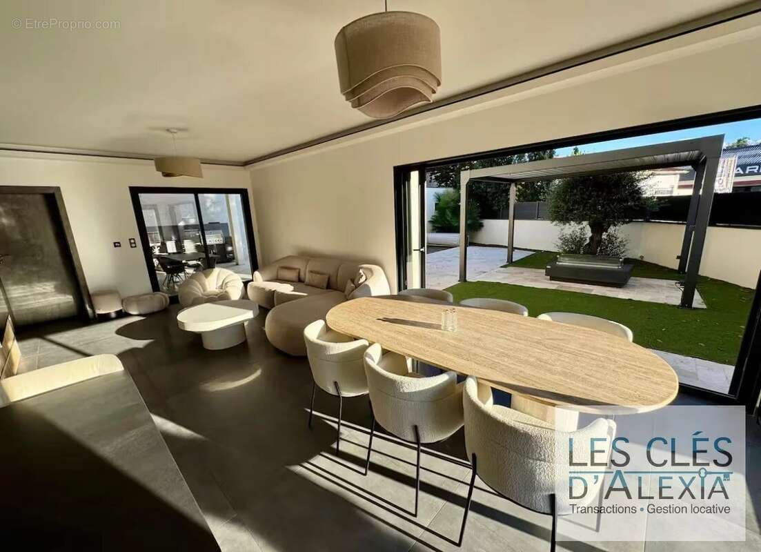 Maison à DECINES-CHARPIEU