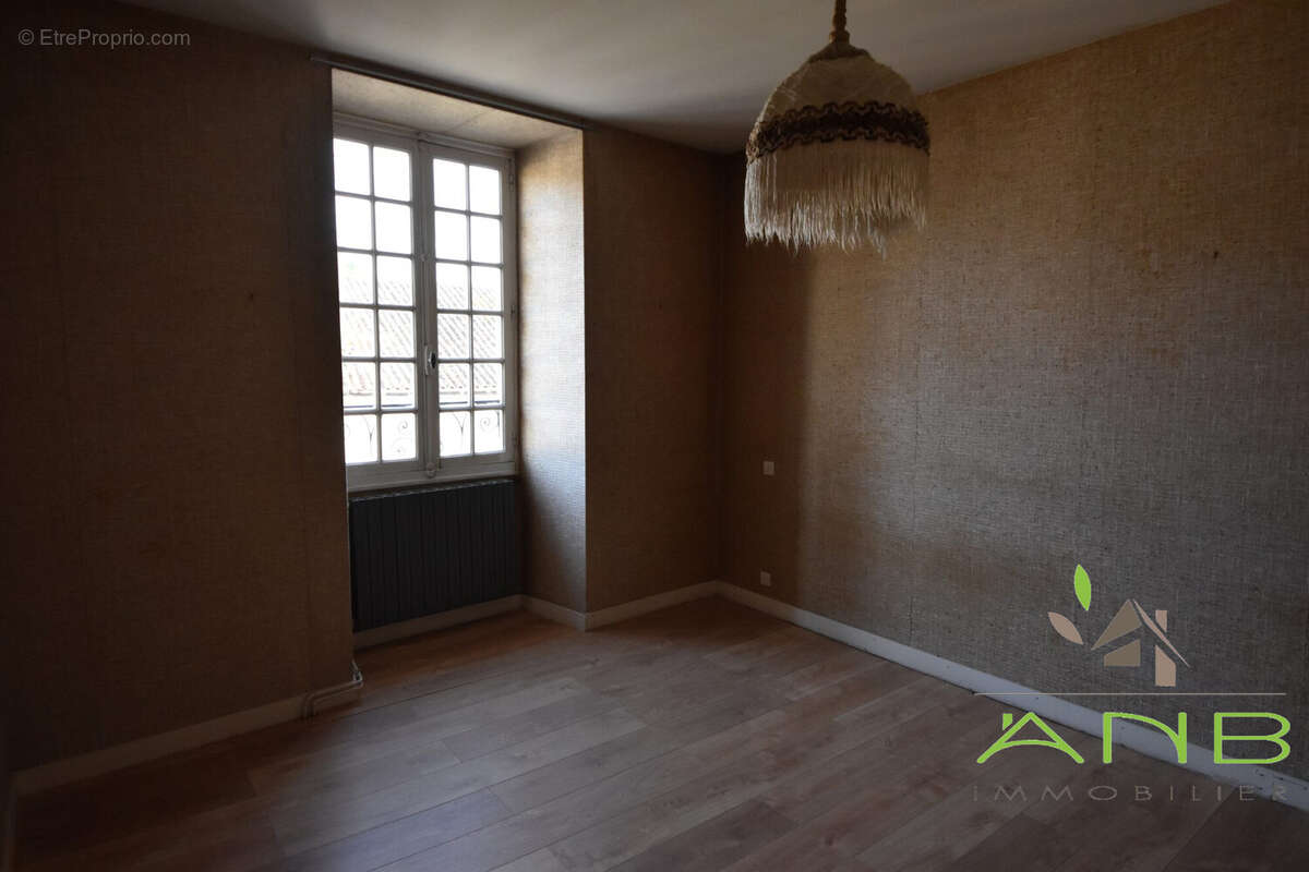 Maison à CHARROUX