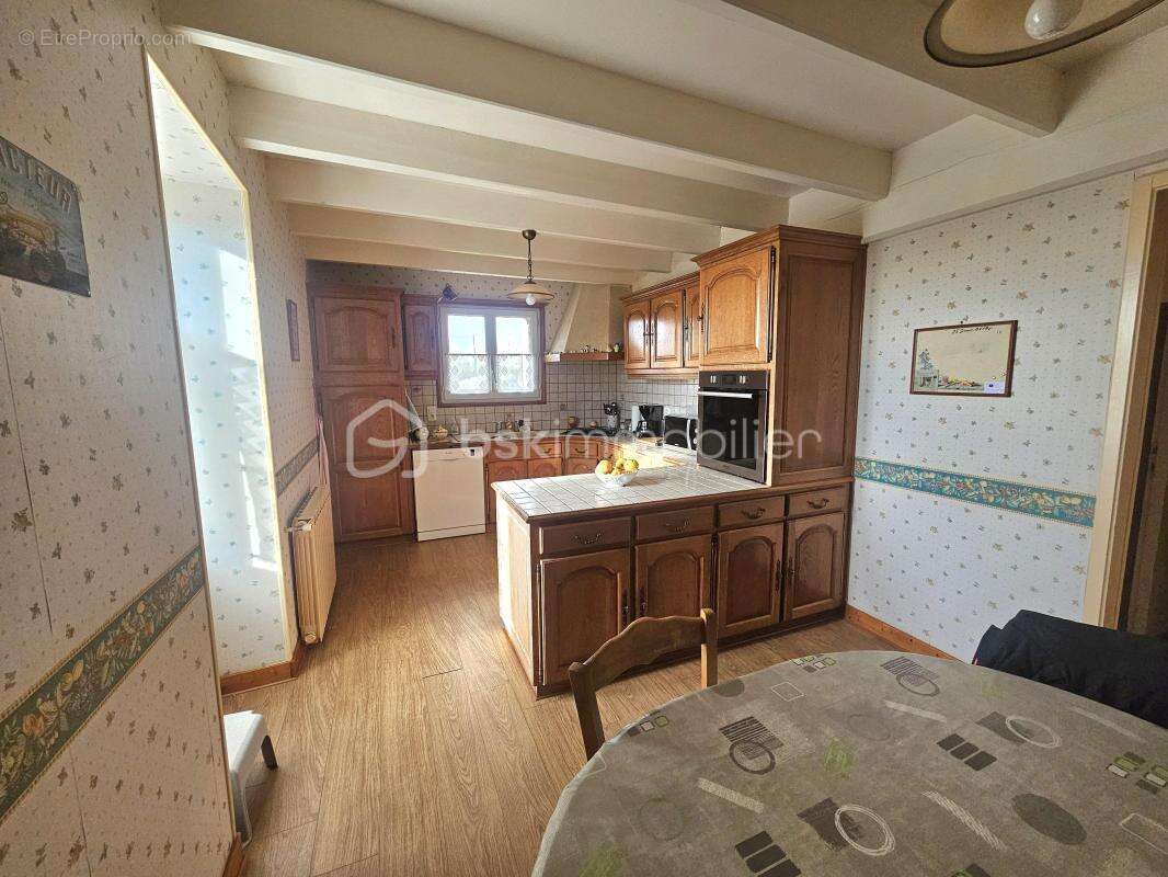 Maison à LE BUSSEAU