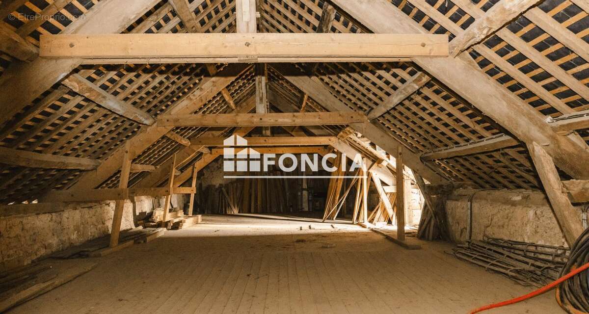 Maison à NOYAL-CHATILLON-SUR-SEICHE