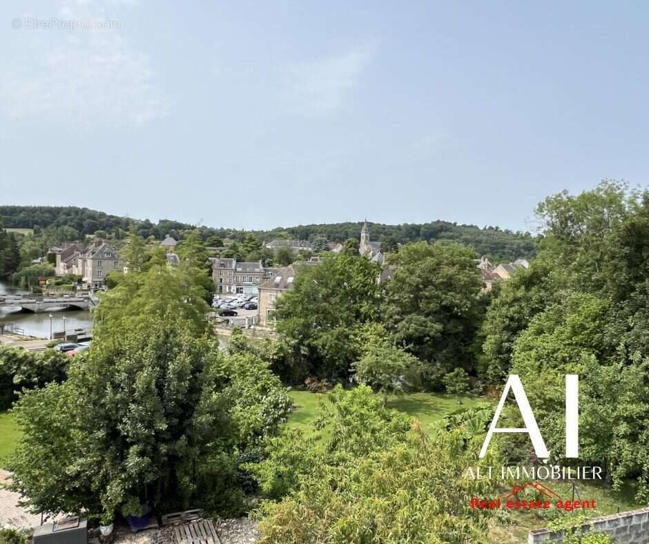 Maison à LA LANDE-DE-LOUGE