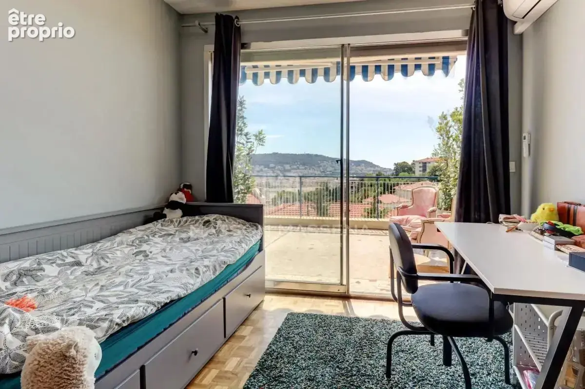 Cimiez - Dernier Étage - Appartement-Villa - Très  Grande Terrasse - photo 16