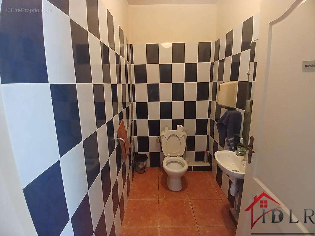 Ensemble immobilier de 269 m2 sur 800 m2 de terrain à Dos d' - photo 7