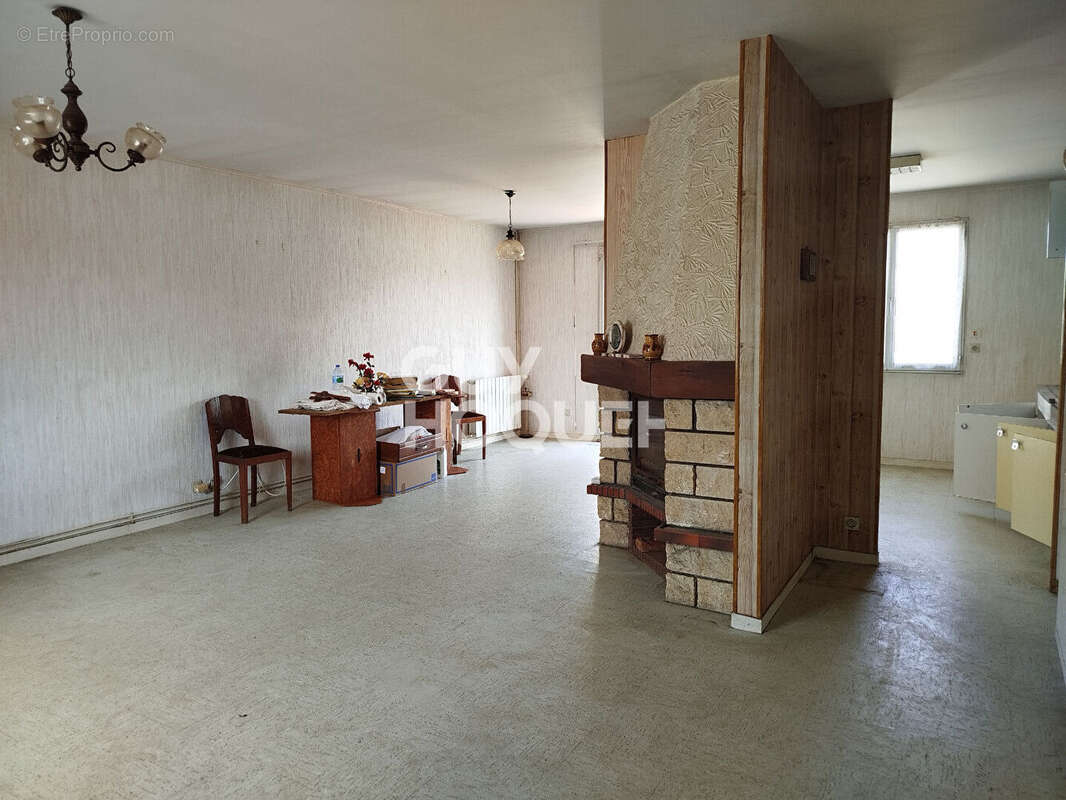 Maison à SAINT-REMY-SUR-AVRE