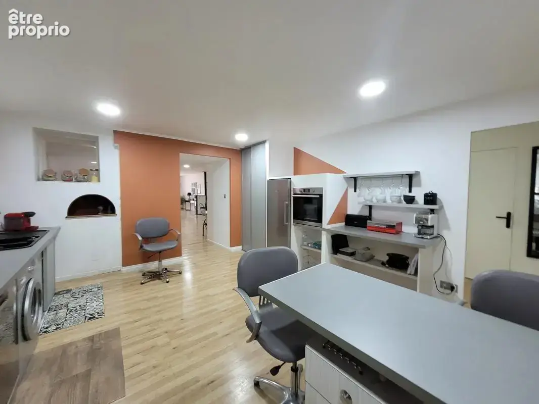 Maison de 5 pièces de 220 m² à Les Portes du Coglais - photo 8