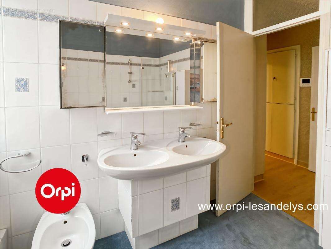 Appartement en duplex T5 - Centre Ville Les Andelys - Commerces aux pieds - photo 10