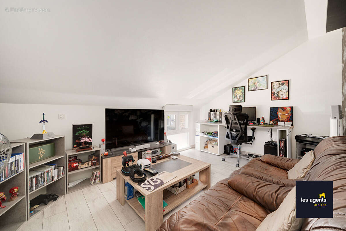 Maison à MONCEL-SUR-SEILLE