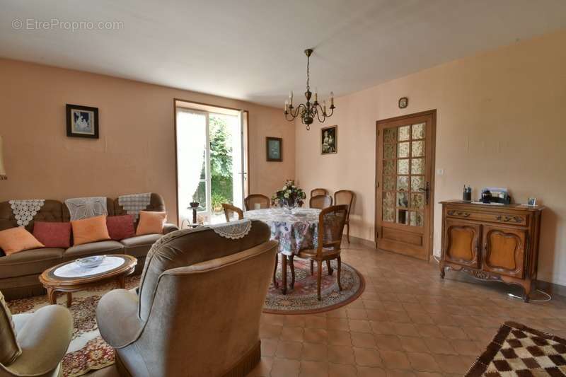 Maison à MAGNAC-LAVAL