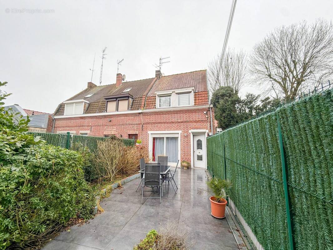 Maison à LYS-LEZ-LANNOY