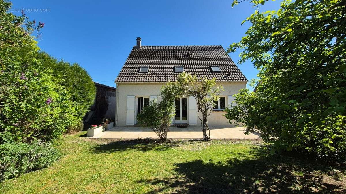 Maison à MAULE