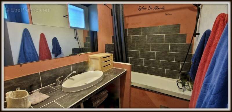 Maison à BAGE-LE-CHATEL