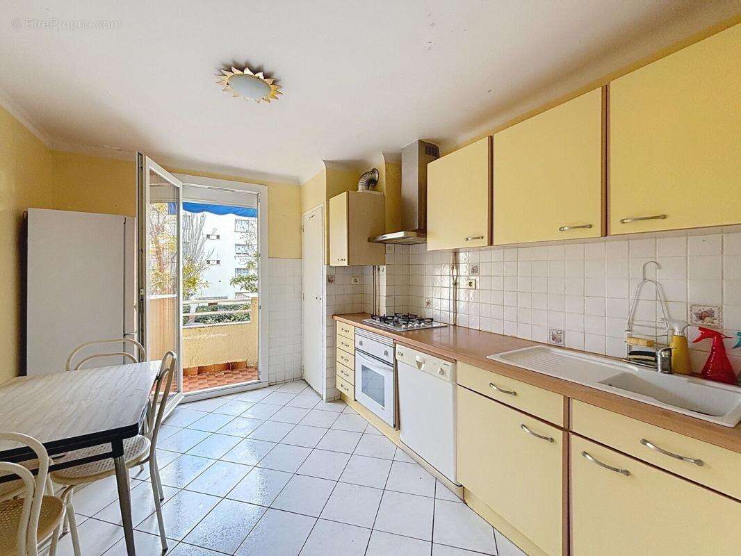 Appartement à MARSEILLE-8E