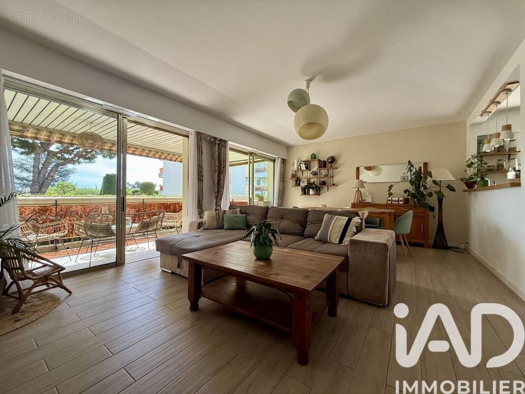Photo 1 - Appartement à SAINT-LAURENT-DU-VAR