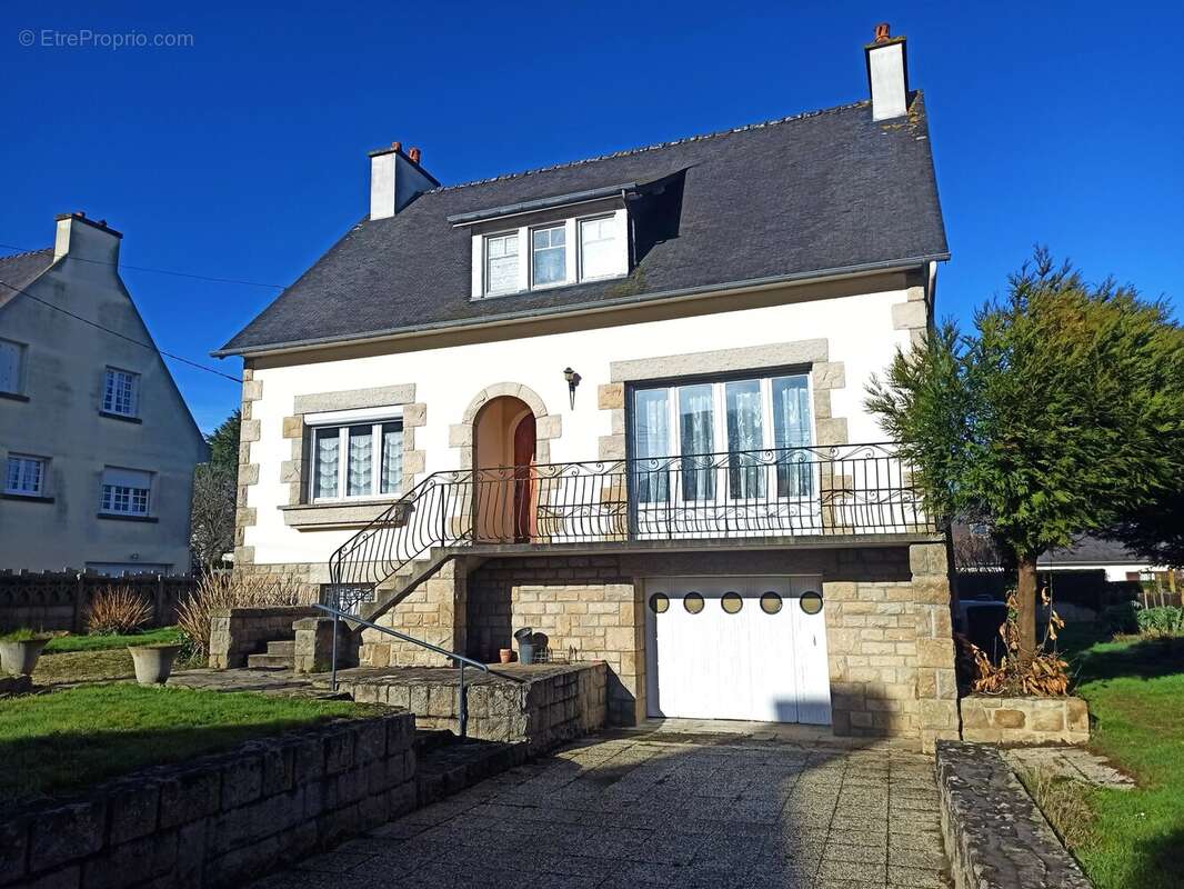 Maison à SAINT-SAMSON-SUR-RANCE