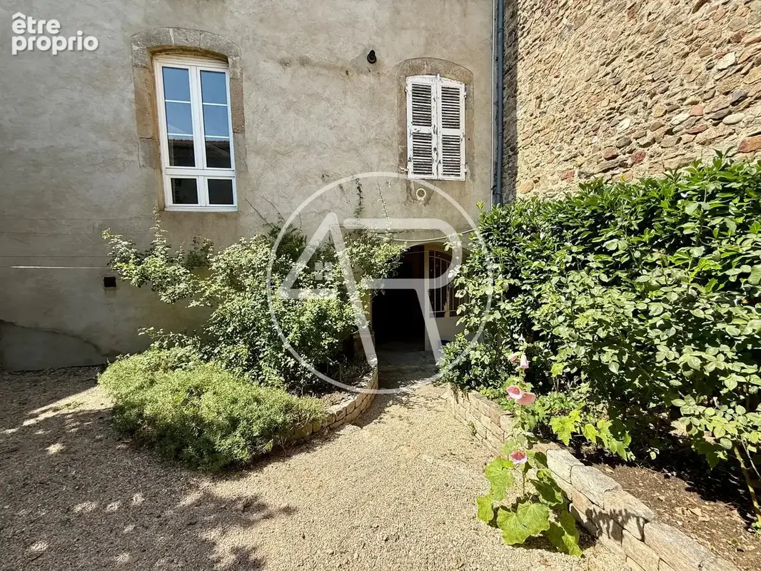 Hotel particulier avec jardin au coeur de brioude - photo 2