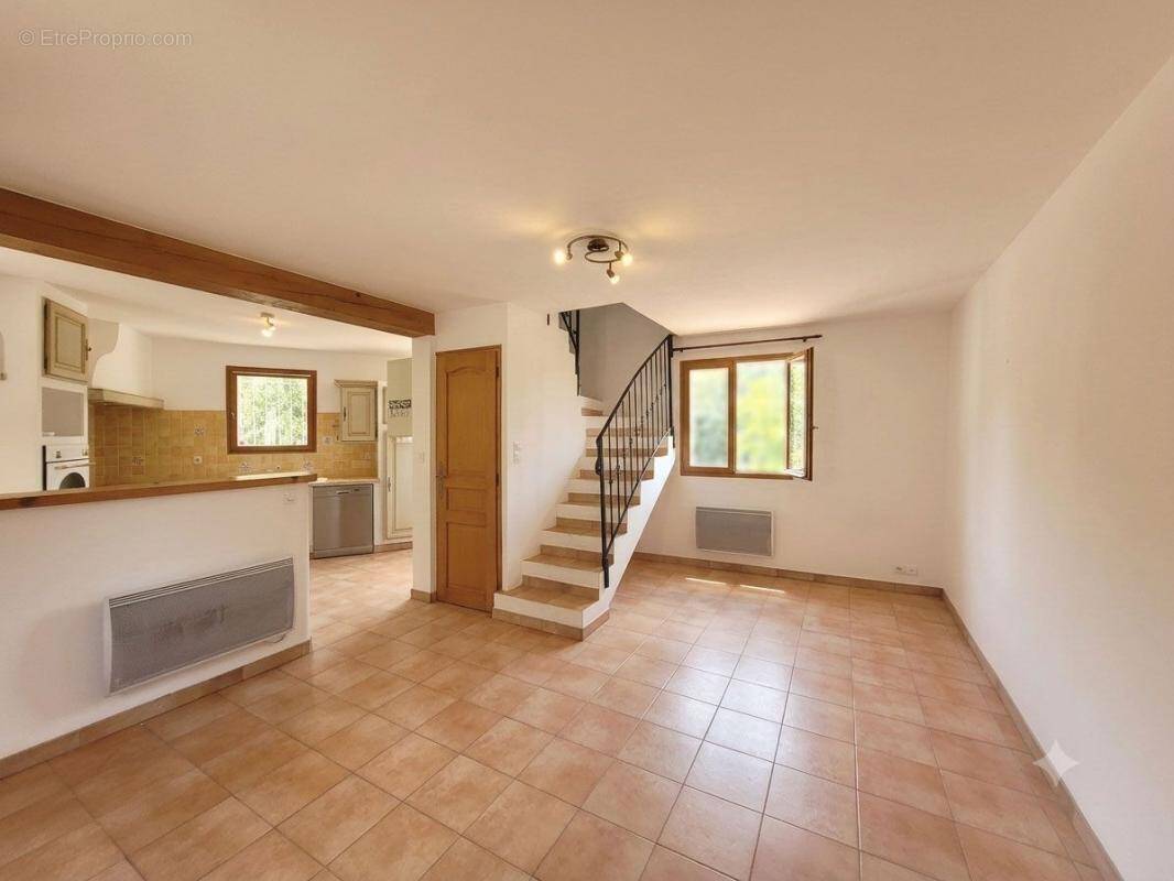 Maison à VINON-SUR-VERDON
